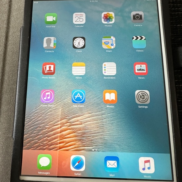 iPad Mini First generation - Picture 2 of 5